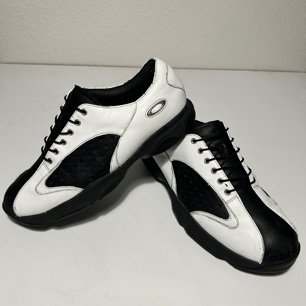 Vintage Oakley Black White Leather Golf Shoes Spiked Sneakers 14002-104 Mens 10